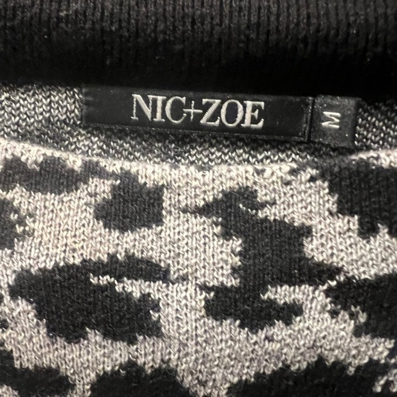 Nic+Zoe Black Animal Print Sweater NWT Medium - Picture 3 of 3